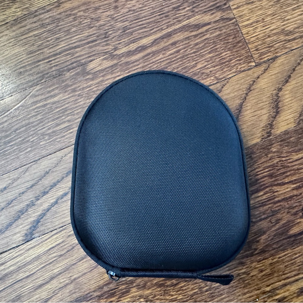 Shokz OpenRun Pro Bone Conduction Headphones with Case, Standard Size, Like New - Picture 7 of 7